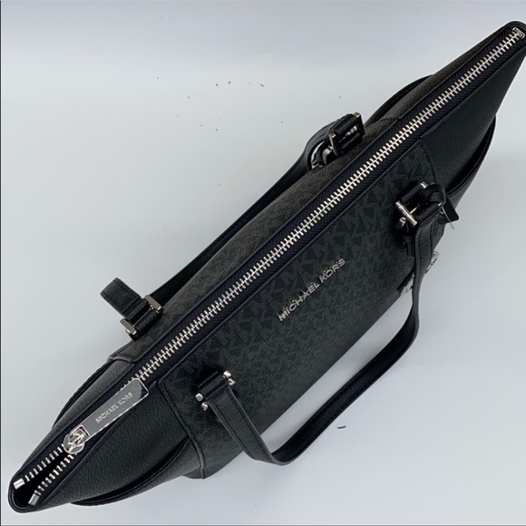 MICHAEL KORS CHARLOTTE LARGE TOP ZIP Black tote - Picture 6 of 16